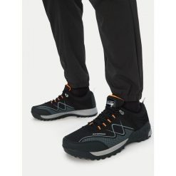 Trekkingi Sprandi. Czarne buty trekkingowe Sprandi, bez wzorów, bez zapięcia. Za 209.99 zł.