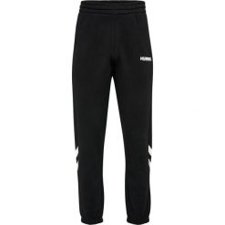 Jogging Hummel Legacy Plus. Czarne szorty Hummel, xl, bez wzorów, klasyczne. Za 184.00 zł.