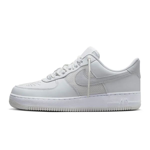 Nike Air Force 1 Low SP White Sneakersy męskie Slam Jam x. Białe buty sportowe casual Nike, bez wzorów, bez zapięcia, nike air force. Za 499.99 zł.