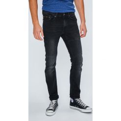 Mustang - Jeansy Biker Denim. Jeansy marki Mustang. W wyprzedaży za 219.90 zł.