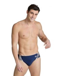 Arena Kąpielówki w kolorze granatowo-białym rozmiar: 4. Białe kąpielówki Arena, bez wzorów, z materiału. Za 43.99 zł.