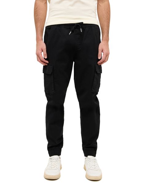 Męskie Spodnie Materiałowe Mustang Style Paris Jogger Cargo Black Beauty 1015896 4185. Czarne joggery i bojówki Mustang, l, bez wzorów, z materiału. Za 219.99 zł.
