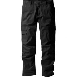 Spodnie "bojówki" z powłoką z teflonu Regular Fit Straight bonprix czarny. Joggery i bojówki marki Under Armour. Za 124.99 zł.