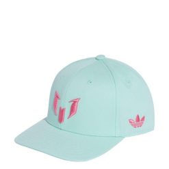 Czapka Lionel Messi z zapięciem na zatrzask. Czarne czapki z daszkiem Adidas, bez wzorów, z bawełny. Za 109.65 zł.
