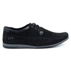 KOMODO Buty Męskie skórzane mokasyny 875 czarny nubuk czarne. Czarne mokasyny bez wzorów, z nubiku, bez obcasa, bez zapięcia. Za 377.80 zł.