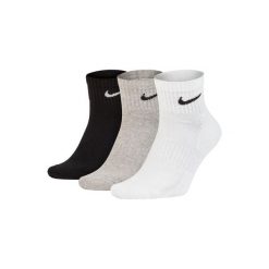 Skarpety do biegania unisex Everyday Cushion Ankle 3 Pary. Czarne skarpety Nike, bez wzorów. Za 59.99 zł.