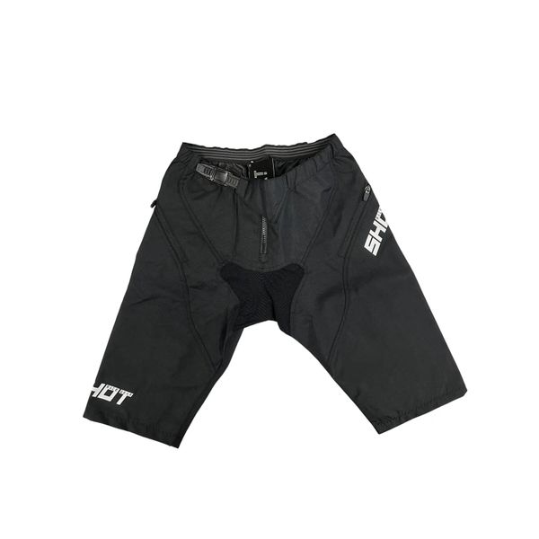 Szorty Shot Defender. Czarne spodenki rowerowe SHOT RACE GEAR, bez wzorów, rowerowe. Za 212.50 zł.