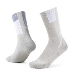 Skarpety BUFF Coolnet Crew. Szare skarpety Buff, bez wzorów, z elastanu. Za 88.99 zł.