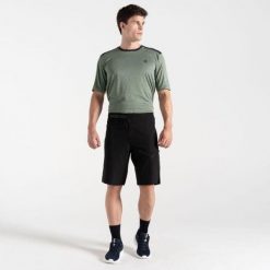 Spodenki fitness męskie Dare 2b Duration II. Czarne szorty Dare 2B, m, bez wzorów. W wyprzedaży za 326.05 zł.