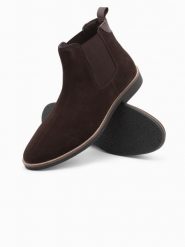 Buty męskie skórzane sztyblety - ciemnobrązowe V1 - Rozmiar: 41. Brązowe sztyblety Ombre Clothing, bez wzorów, z gumy, bez obcasa, bez zapięcia. W wyprzedaży za 99.99 zł.