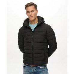 Kurtka z kapturem Superdry Fuji. Czarne kurtki Superdry, m, bez wzorów, z puchu, z kapturem. W wyprzedaży za 443.05 zł.
