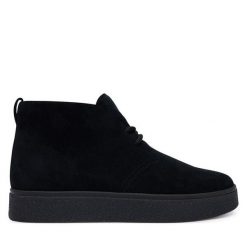 Trzewiki Clarks. Czarne botki sznurowane Clarks, bez wzorów, bez obcasa, bez zapięcia. Za 519.99 zł.