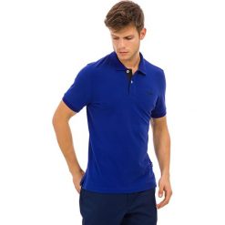 Koszulka polo w kolorze kobaltowym. Koszulki polo marki Galvanni. W wyprzedaży za 139.95 zł.