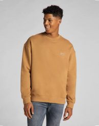 LEE CORE LOOSE CREW TOBACCO BROWN L85IPTSZ 112144611. Brązowe bluzy Lee, l, bez wzorów, bez kaptura. Za 219.99 zł.