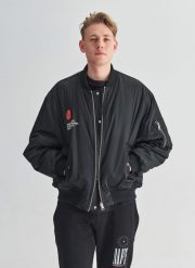 PAKO LORENTE – Kurtka dwustronna M22SF-5X-001-C-0. Czarne kurtki Pako Lorente, na wiosnę, l, bez wzorów, z poliesteru, bez kaptura. Za 299.99 zł.