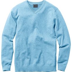 Sweter z dekoltem w serek Regular Fit bonprix jasnoniebieski. Swetry nierozpinane marki bonprix. Za 74.99 zł.