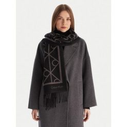 Szalik Calvin Klein. Szare szaliki CALVIN KLEIN, bez wzorów. Za 349.99 zł.