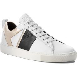 Sneakersy VERSACE COLLECTION - V900714 VM00392 V858 Bianco/Nero/Oro. Białe buty sportowe casual marki Versace Collection, ze skóry. W wyprzedaży za 1,269.00 zł.