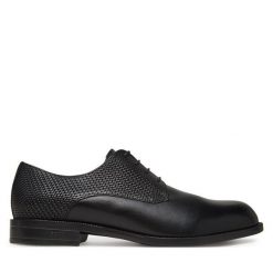 Półbuty BOSS. Czarne eleganckie półbuty Boss, bez wzorów, bez obcasa, bez zapięcia. Za 649.99 zł.