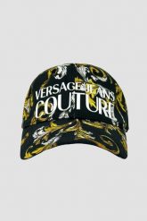 VERSACE JEANS COUTURE Czarna czapka logowana z daszkiem. Czarne czapki z daszkiem Versace Jeans Couture, bez wzorów, z jeansu. W wyprzedaży za 169.99 zł.