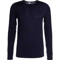Icebreaker MENS CITY LITE HENLEY Koszulka sportowa midnight navy. Koszulki z długim rękawem marki Icebreaker. Za 359.00 zł.