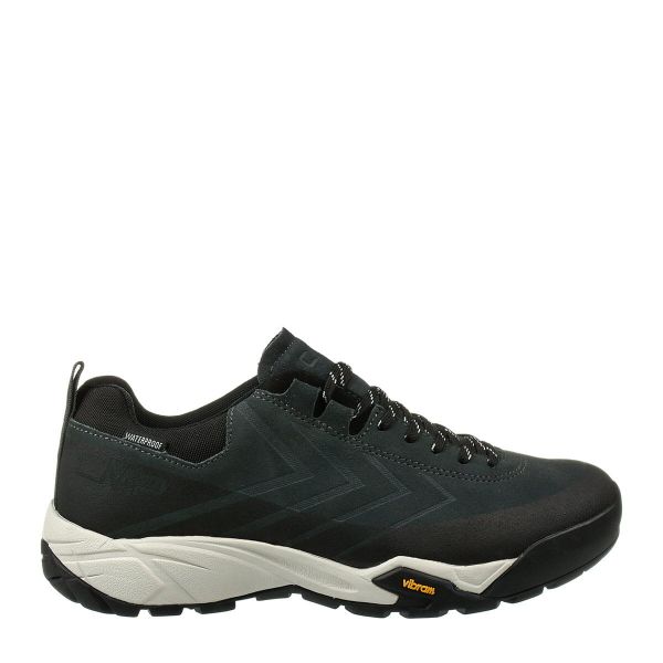 Buty trekkingowe CMP Mintaka waterprof. Brązowe buty trekkingowe CMP, bez wzorów, bez zapięcia, trekkingowe. W wyprzedaży za 299.99 zł.