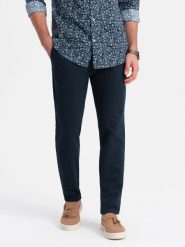Spodnie klasyczne męskie chino z delikatną teksturą - granatowe V3 OM-PACP-0188 - XL. Niebieskie eleganckie spodnie Ombre Clothing, l, z bawełny, klasyczne. W wyprzedaży za 159.99 zł.