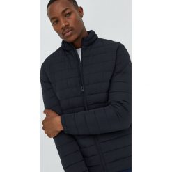 Jack & Jones kurtka męska kolor czarny przejściowa. Czarne kurtki Jack & Jones, l, bez wzorów, bez kaptura. W wyprzedaży za 199.99 zł.