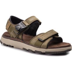 Sandały CLARKS - Un Trek Part 261416047 Dark Olive Nubuck. Sandały marki Clarks. Za 389.00 zł.