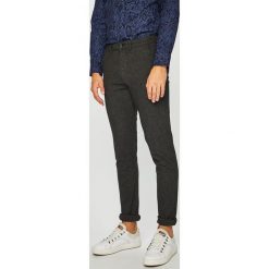 Jack & Jones - Spodnie. Spodnie materiałowe marki Jack & Jones. W wyprzedaży za 129.90 zł.