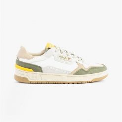 Tenisówki Victoria Model 8800124v Kolor Zielony. Białe trampki VICTORIA, bez wzorów, bez zapięcia. Za 465.26 zł.