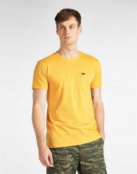 LEE ULTIMATE POCKET TEE MĘSKI T-SHIRT GOLDEN YELLOW L66JWTNF 112116509. Żółte t-shirty Lee, l, bez wzorów, bez kołnierzyka, bez ramiączek. Za 69.99 zł.