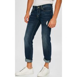 Guess Jeans - Jeansy Sonny. Jeansy marki Guess Jeans. W wyprzedaży za 269.90 zł.