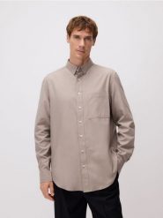 Koszula regular fit z lyocellem - beżowy. Brązowe koszule Reserved, l, bez wzorów, z bawełny, bez kołnierzyka, bez ramiączek. Za 139.99 zł.