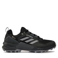 Trekkingi adidas. Czarne buty trekkingowe Adidas, bez wzorów, z gore-texu, bez zapięcia. Za 749.99 zł.