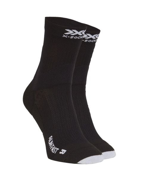 Skarpety biegowe X-Socks Run Fast 4.0. Czarne skarpety X-Socks, bez wzorów, z materiału. Za 50.00 zł.