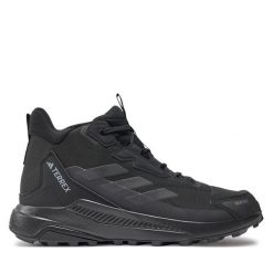 Trekkingi adidas. Czarne botki sznurowane Adidas, bez wzorów, bez obcasa, bez zapięcia. Za 449.99 zł.