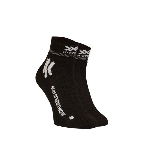 Skarpety biegowe X-Socks Run Speed Two 4.0. Czarne buty do biegania X-Socks, bez wzorów, bez zapięcia, rowerowe. W wyprzedaży za 90.00 zł.