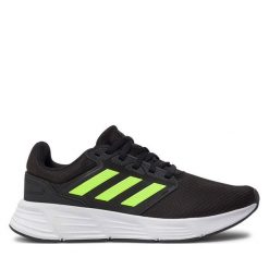 Buty do biegania adidas. Szare buty do biegania Adidas, bez wzorów, bez zapięcia, do biegania. Za 349.99 zł.