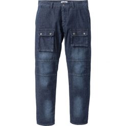Lekkie dżinsy bojówki Regular Fit Straight bonprix ciemnoniebieski. Jeansy marki Under Armour. Za 59.99 zł.