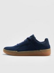 4F Buty lifestyle sneakersy OAK skórzane męskie - granatowe 40. Niebieskie buty sportowe casual 4F, bez wzorów, z gumy, bez zapięcia. W wyprzedaży za 139.99 zł.