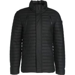 Superdry RAIN RACER Kurtka przeciwdeszczowa black. Kurtki marki Superdry. W wyprzedaży za 471.20 zł.