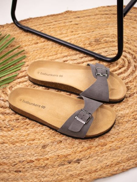 BABUNKERS Family Skórzane klapki w kolorze szarym rozmiar: 43. Szare klapki BABUNKERS Family, ze skóry. Za 110.04 zł.