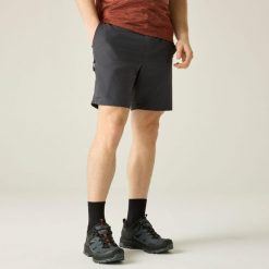 Buty męskie trekkingowe niskie z membraną Regen Vibram. Szare trekkingi Regatta, bez wzorów, z gumy, bez zapięcia. W wyprzedaży za 449.99 zł.