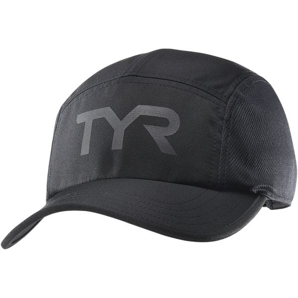 Czapka TYR PACE RUNNING CAP. Czarne czapki z daszkiem TYR, bez wzorów. Za 159.99 zł.