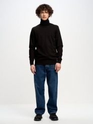 Sweter męski z golfem czarny Charis 906. Czarne golfy BIG STAR, l, z aplikacjami, z bawełny, bez kołnierzyka, bez ramiączek. W wyprzedaży za 179.99 zł.