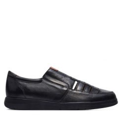 Półbuty Caprice. Czarne eleganckie półbuty Caprice, bez wzorów, bez obcasa, bez zapięcia. Za 249.99 zł.
