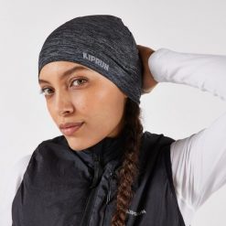 Czapka do biegania Kiprun seamless. Szare czapki zimowe KIPRUN, bez wzorów, z elastanu. Za 29.99 zł.