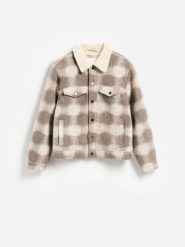 Kurtka sherpa z kołnierzem - jasnoszary. Szare kurtki Reserved, l, bez wzorów, z tkaniny, bez kaptura. Za 259.99 zł.