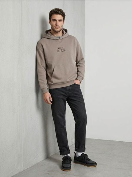 Bluza hoodie comfort z haftem - beżowy. Brązowe bluzy bez kaptura Sinsay, l, bez wzorów, bez kaptura. Za 49.99 zł.